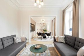 #stayhere - Authentic & Luxurious 2BDR Heart of Old Town